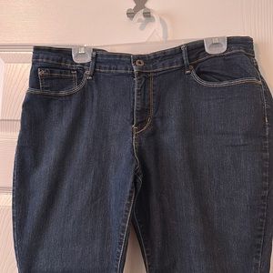 Like new Denizen Modern Skinny Jeans by Levi’s, Sz 16
